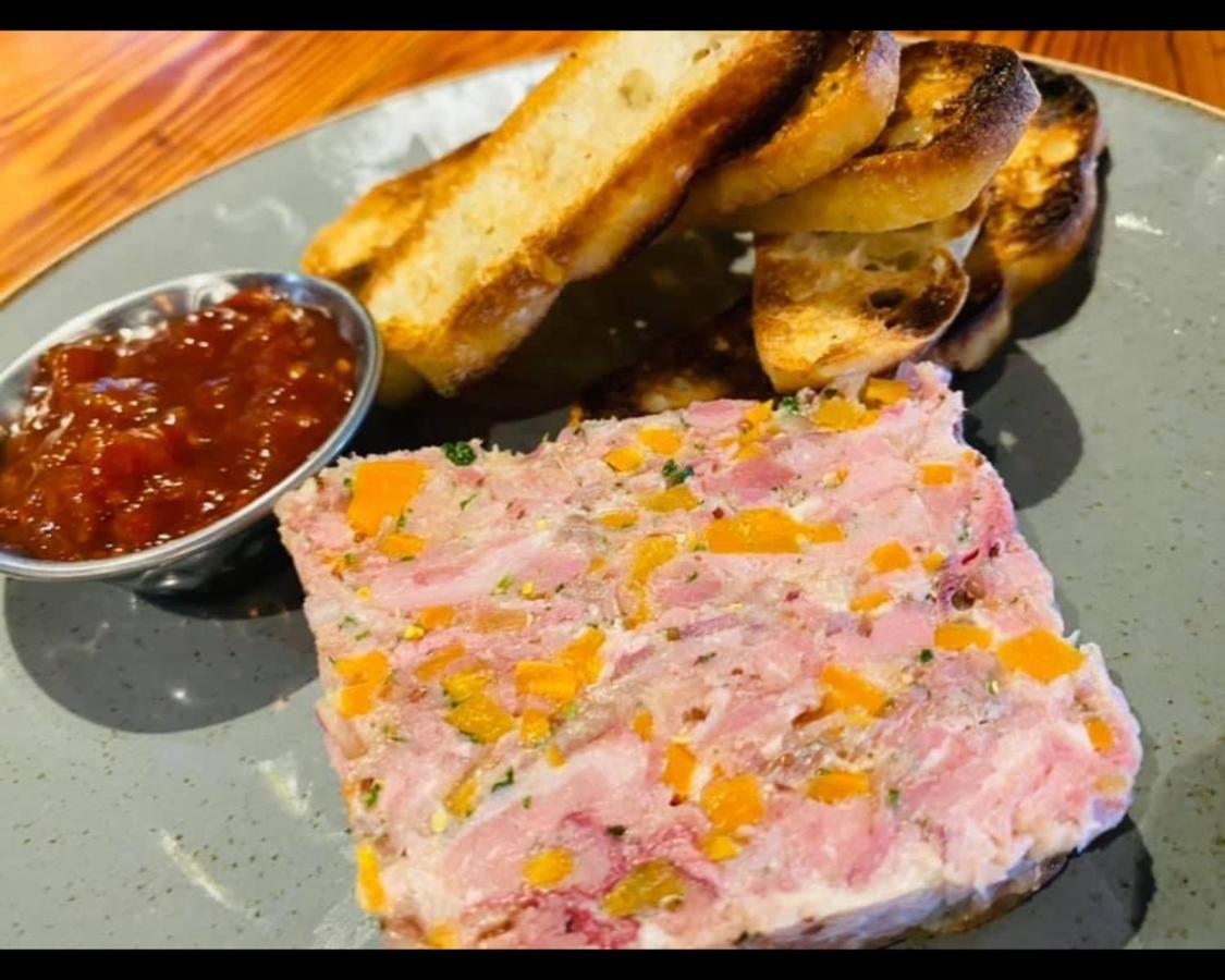 The Rose & Crown Farmhouse Kitchen Nympsfield Екстер'єр фото